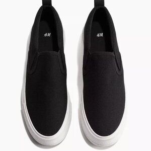 H & M Black slip-on shoes in 100 % cotton canvas 8B